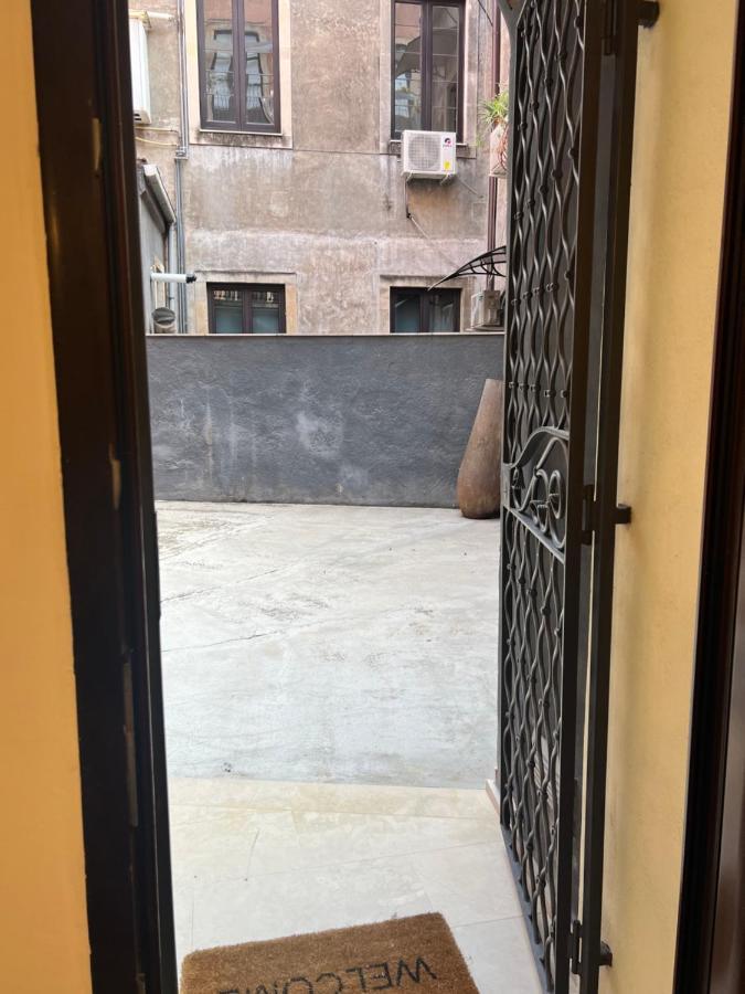 San Michele Suite - Intero Appartamento In Pieno Centro คาตาเนีย ภายนอก รูปภาพ